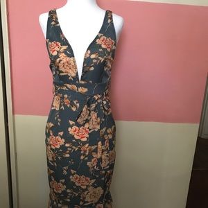 A Never Worn Midi Dress !